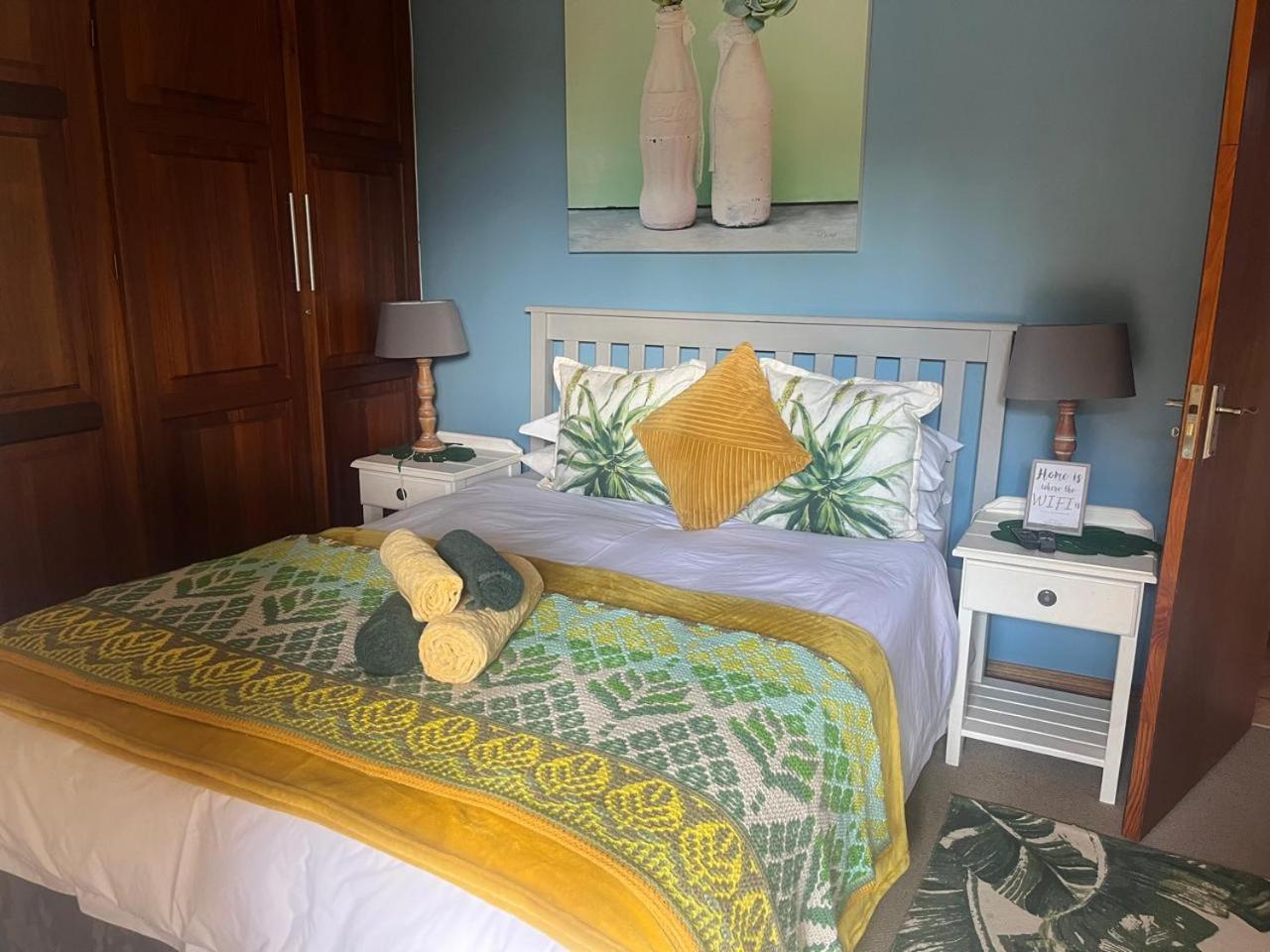 Aan De Bergen Hotel สเวลเลนดาม ภายนอก รูปภาพ