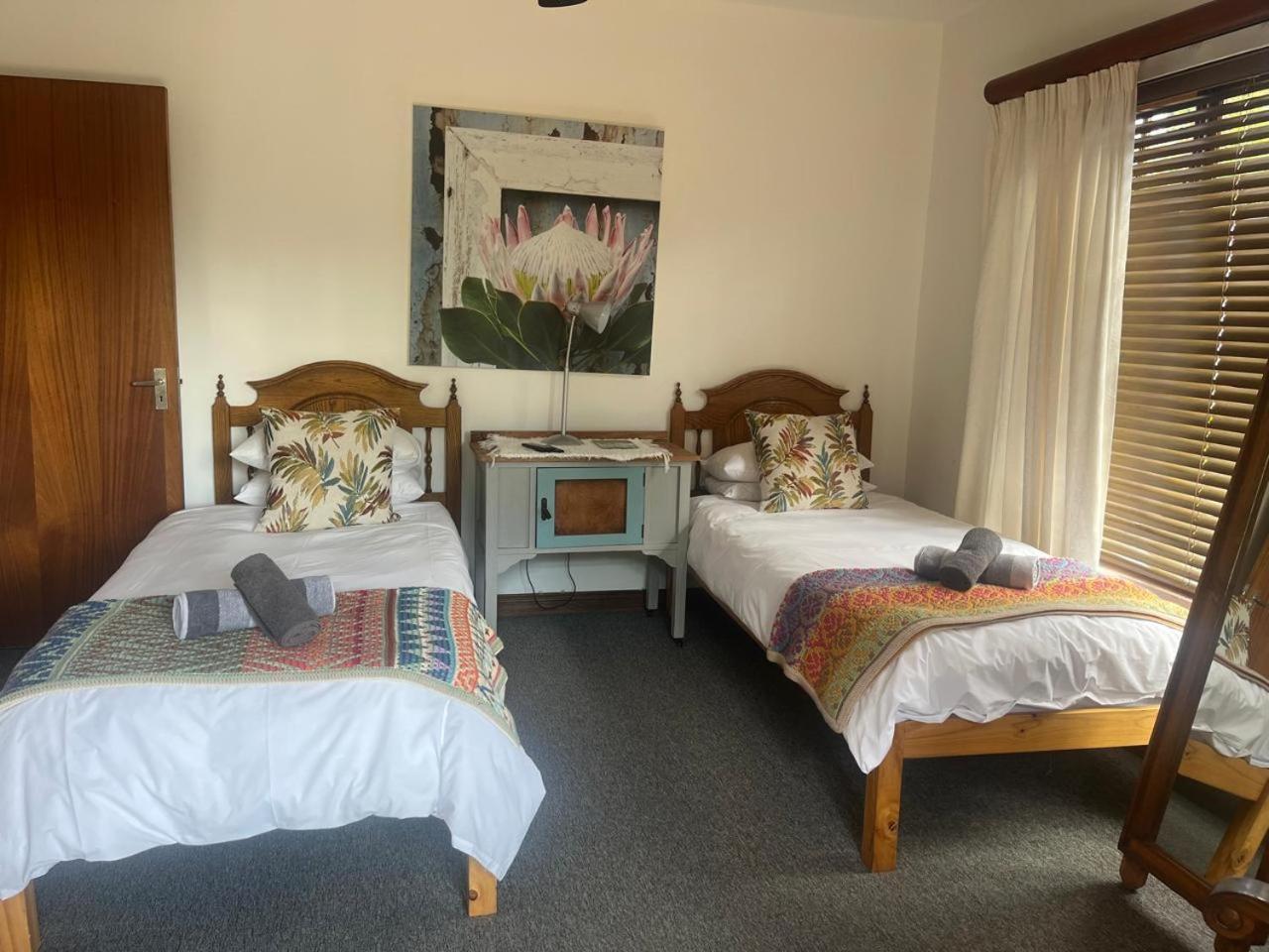 Aan De Bergen Hotel สเวลเลนดาม ภายนอก รูปภาพ